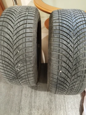 Гуми Всесезонни 235/55R17, снимка 1 - Гуми и джанти - 47693302