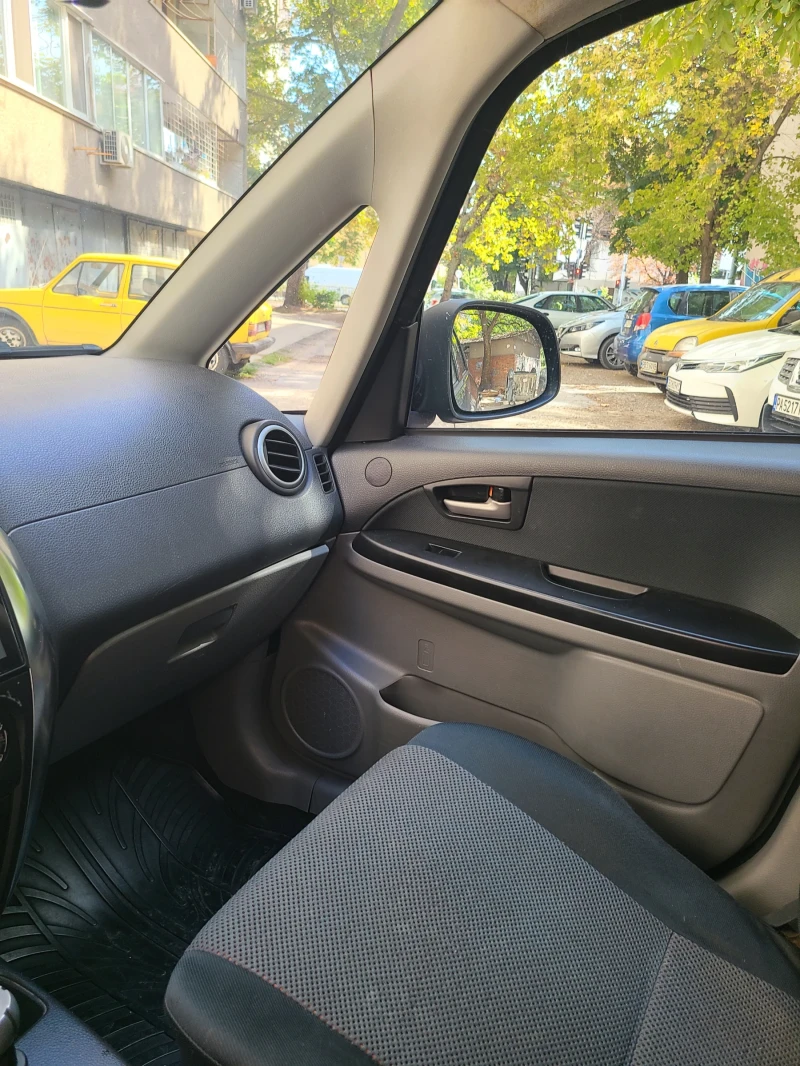 Suzuki SX4, снимка 7 - Автомобили и джипове - 47313339