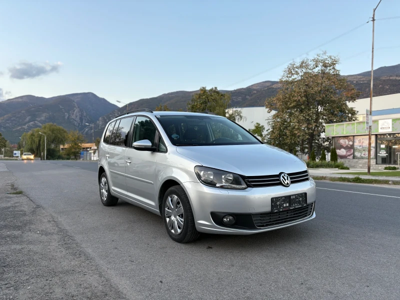 VW Touran Подгрев, Темпомат, Парктроник, Нави, снимка 1 - Автомобили и джипове - 47373297