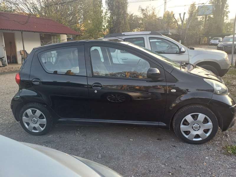 Toyota Aygo 1.0 i, снимка 4 - Автомобили и джипове - 47719045