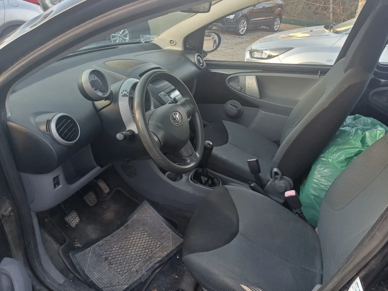 Toyota Aygo 1.0 i, снимка 9 - Автомобили и джипове - 47719045