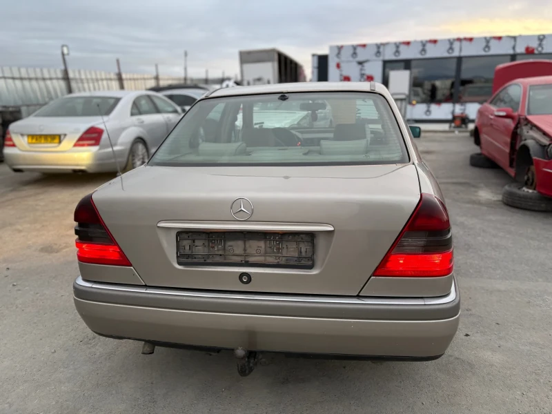 Mercedes-Benz C 200 Бензин на части, снимка 6 - Автомобили и джипове - 47947256