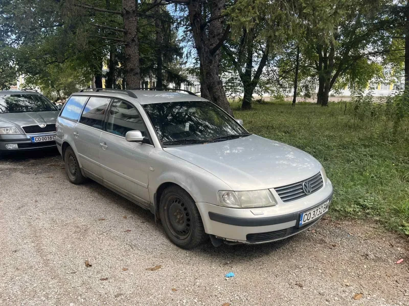 VW Passat, снимка 1 - Автомобили и джипове - 48227688