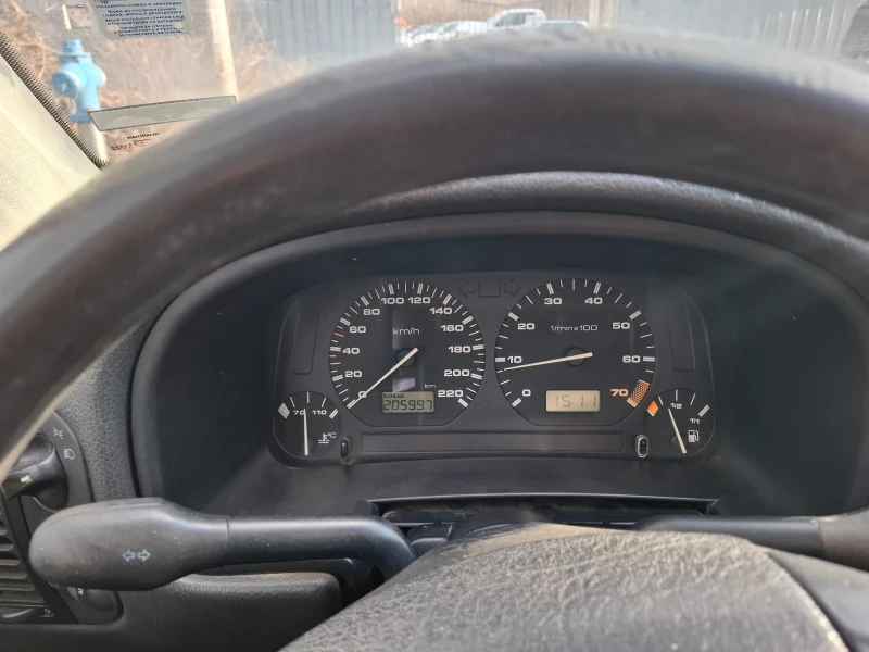 VW Polo 1.6i комби, снимка 12 - Автомобили и джипове - 48634281