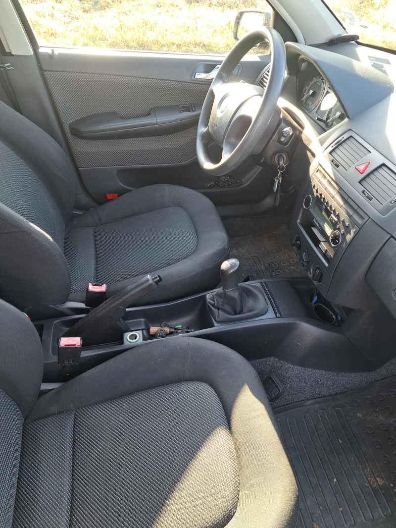 Skoda Fabia, снимка 6 - Автомобили и джипове - 52434463