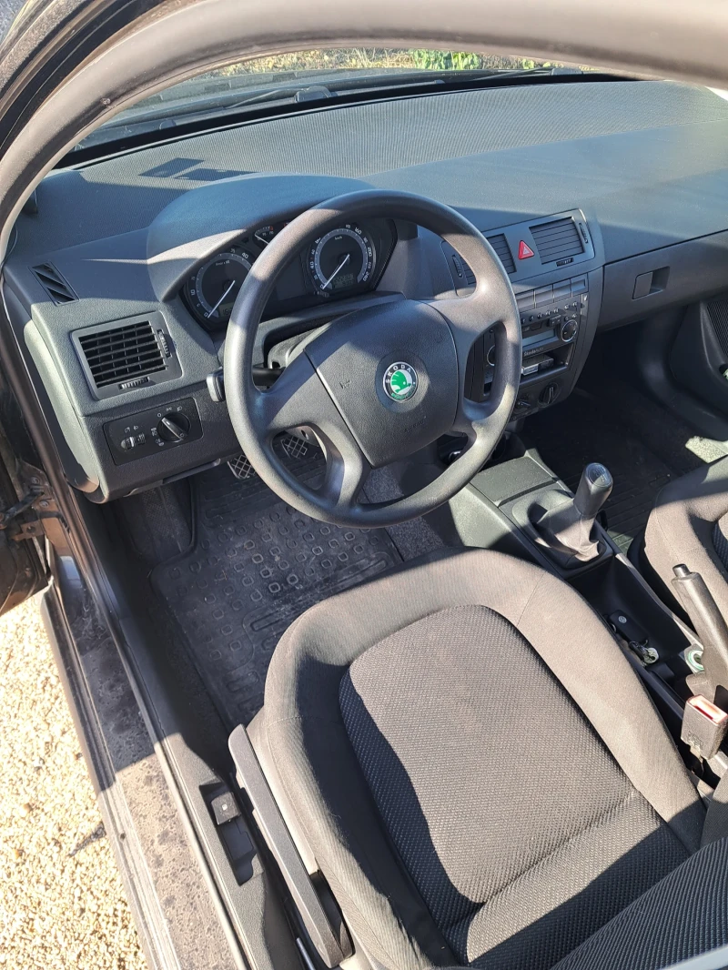 Skoda Fabia, снимка 5 - Автомобили и джипове - 52434463