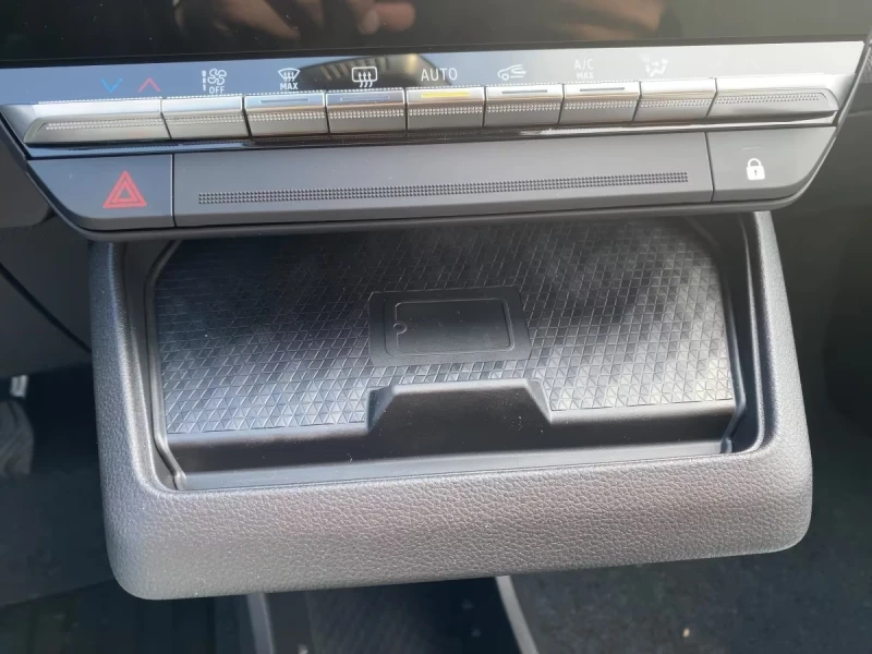 Renault Scenic E-TECH/170HP/EV60/COMFORT/ACC/CARPLAY/KLESS/903f, снимка 13 - Автомобили и джипове - 52279398