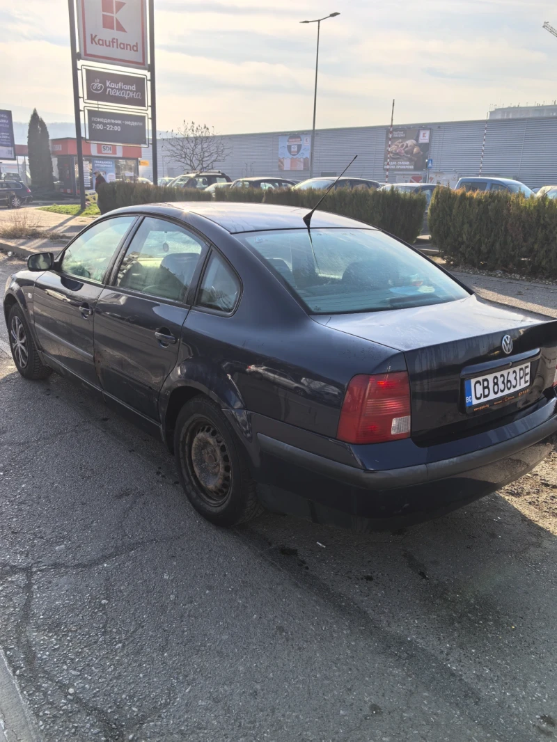 VW Passat, снимка 2 - Автомобили и джипове - 52858835