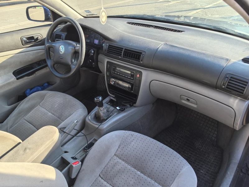 VW Passat, снимка 5 - Автомобили и джипове - 52858835