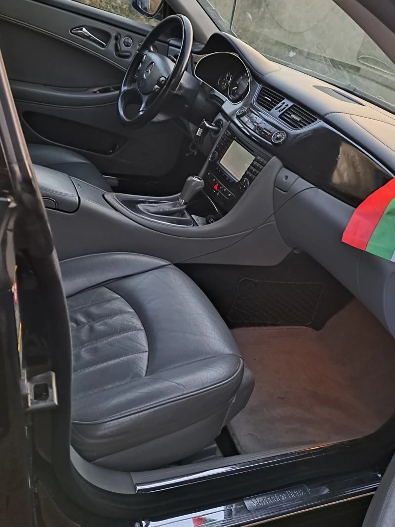 Mercedes-Benz CLS 320 Pack amg , снимка 17 - Автомобили и джипове - 53139689