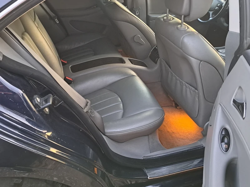 Mercedes-Benz CLS 320 Pack amg , снимка 16 - Автомобили и джипове - 53139689