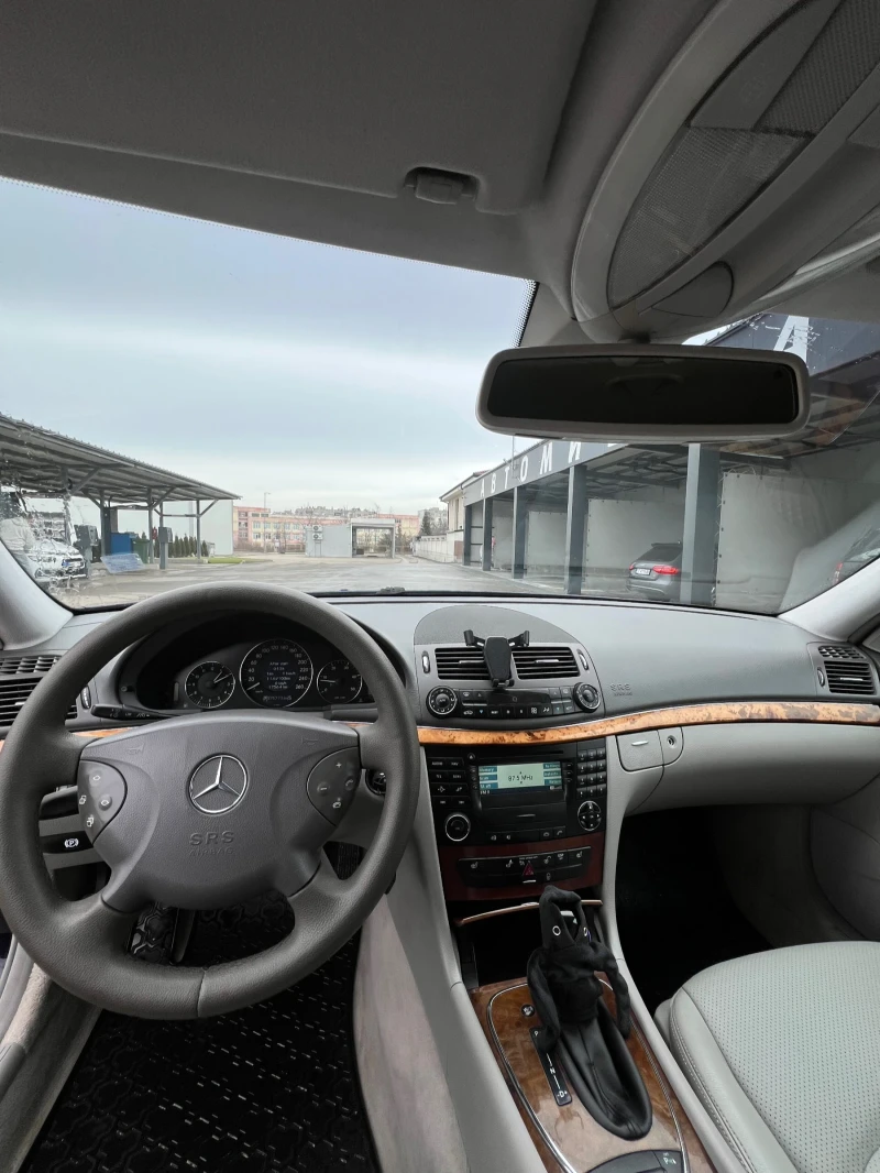Mercedes-Benz E 270, снимка 4 - Автомобили и джипове - 53275237