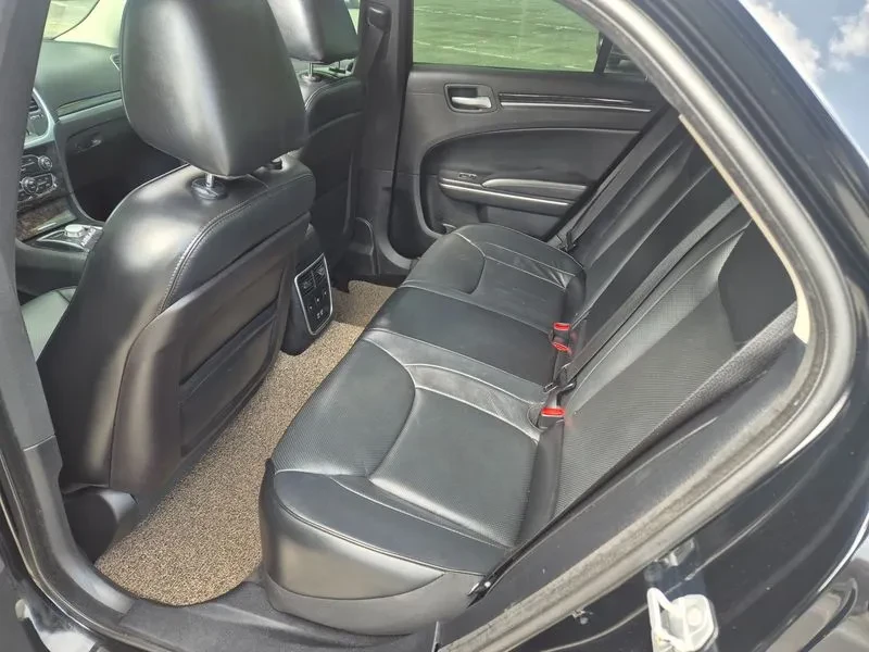 Chrysler 300c 3.6, снимка 7 - Автомобили и джипове - 54326094