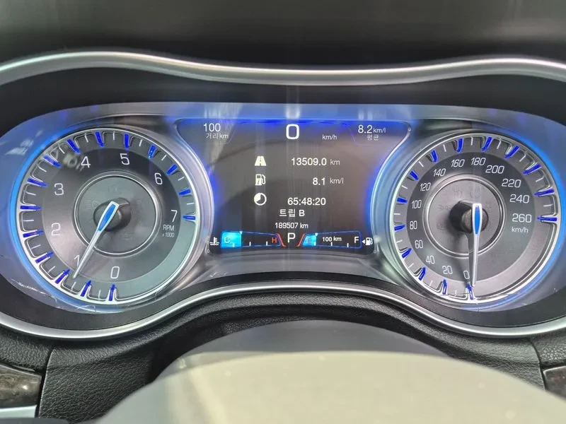 Chrysler 300c 3.6, снимка 8 - Автомобили и джипове - 54326094