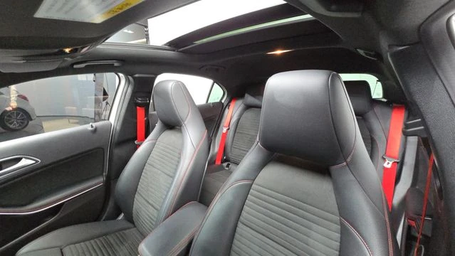 Mercedes-Benz A45 AMG multibeam led* Parking Assist, снимка 8 - Автомобили и джипове - 54720729