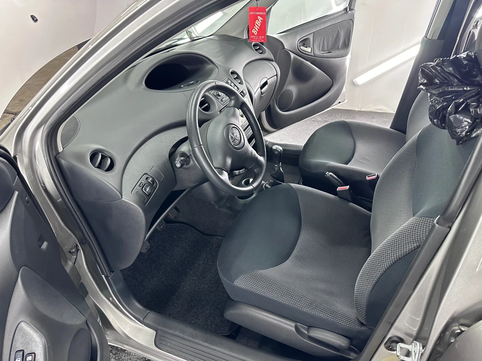 Toyota Yaris 1.0VVT-I - изображение 5