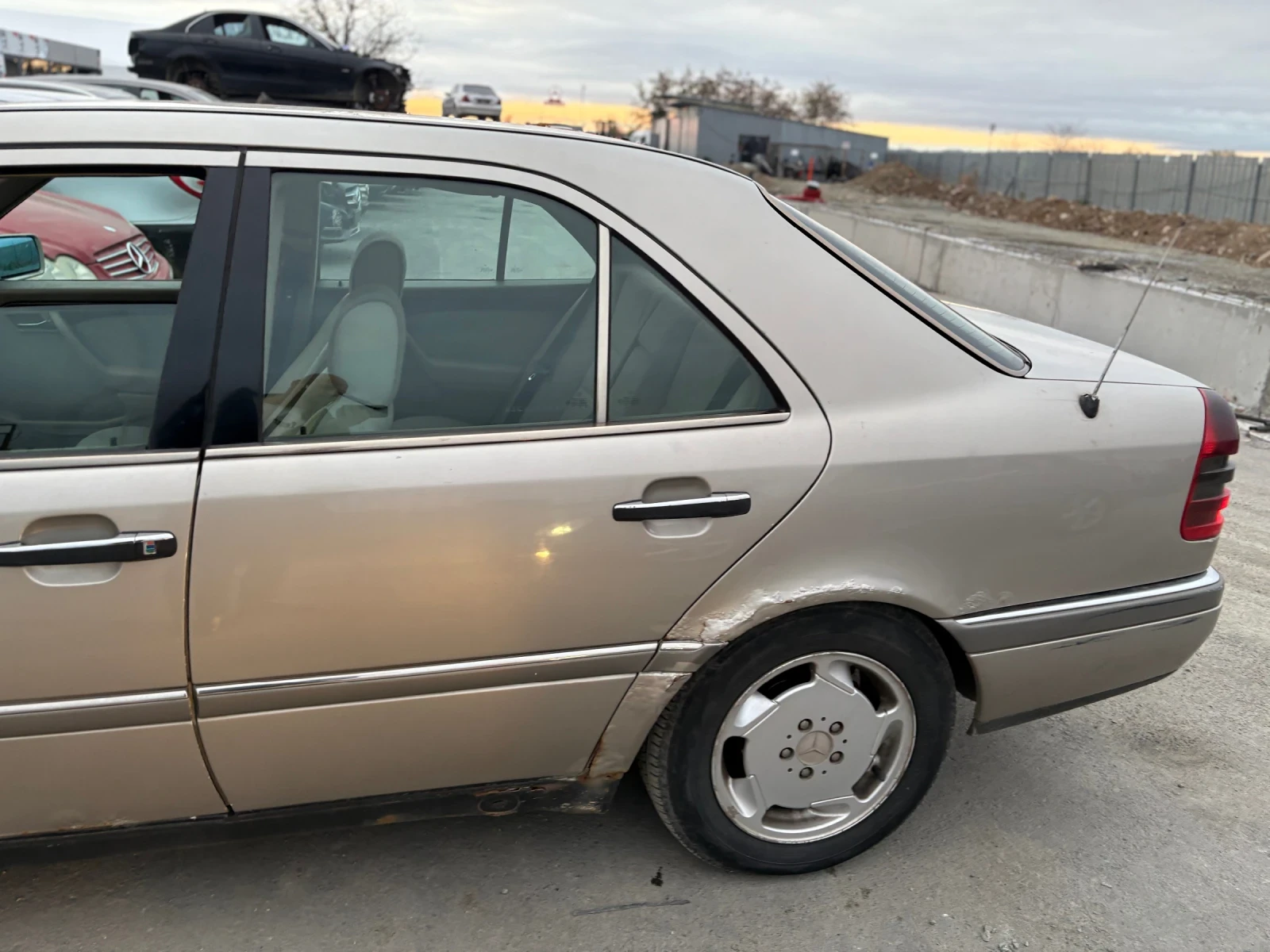 Mercedes-Benz C 200    | Mobile.bg   14