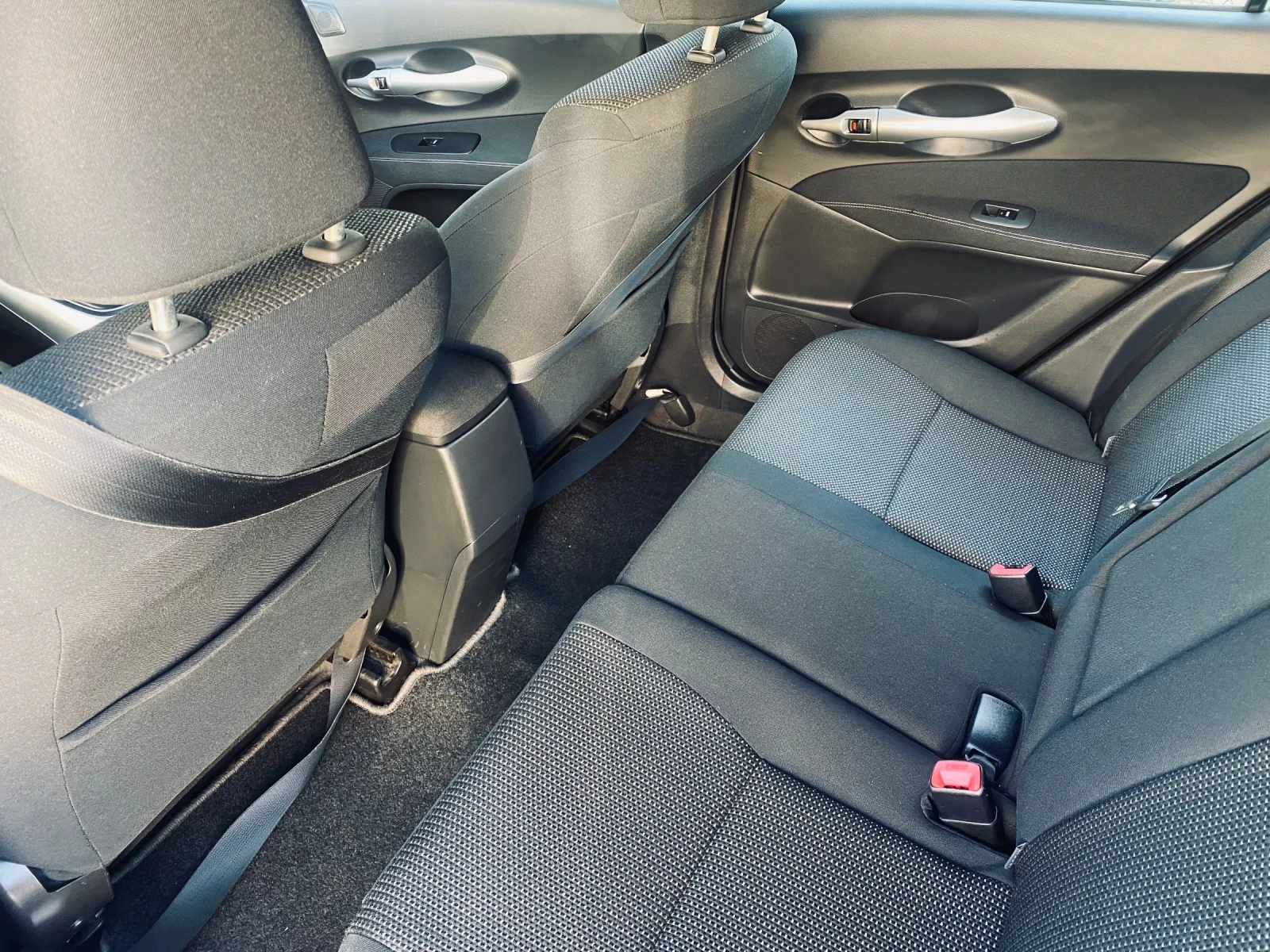 Toyota Auris 2.0D4D - изображение 7