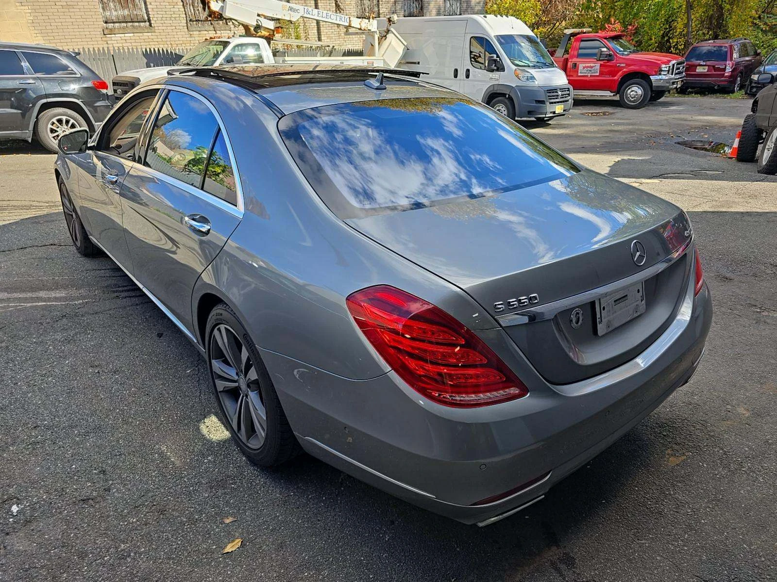 Mercedes-Benz S 550 4MATIC* BURMESTER* DISTRONIC+ * ЩОРИ* KEYLESS - изображение 3