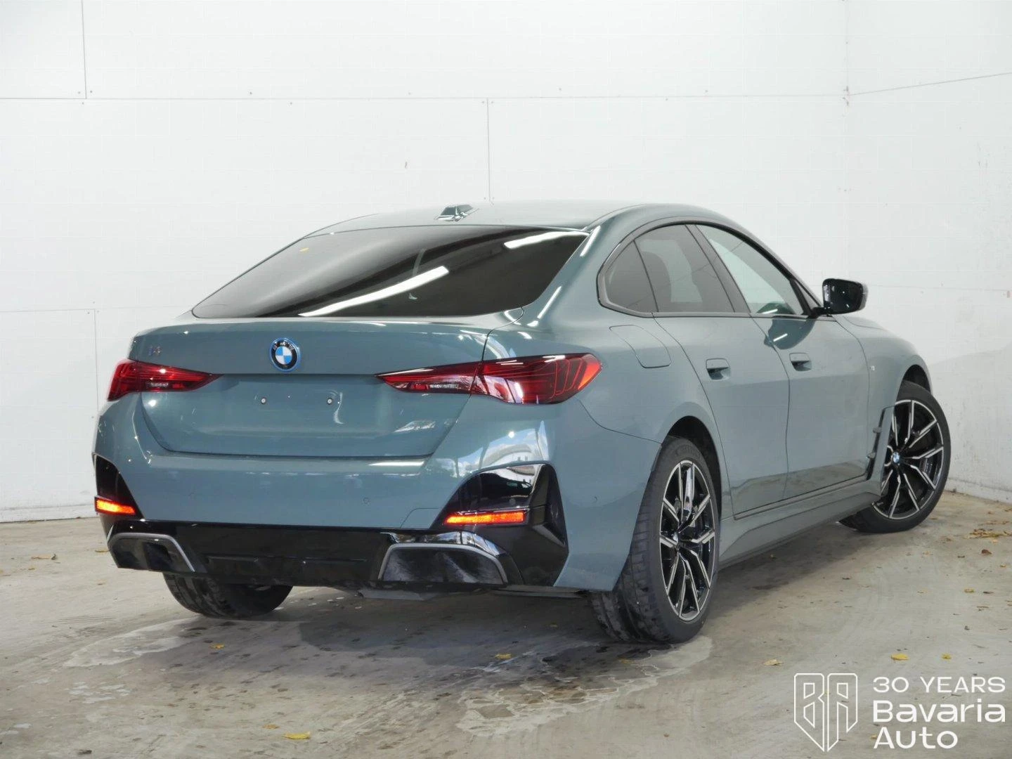 BMW i4 40 xDrive M Sport Paket | Mobile.bg   3