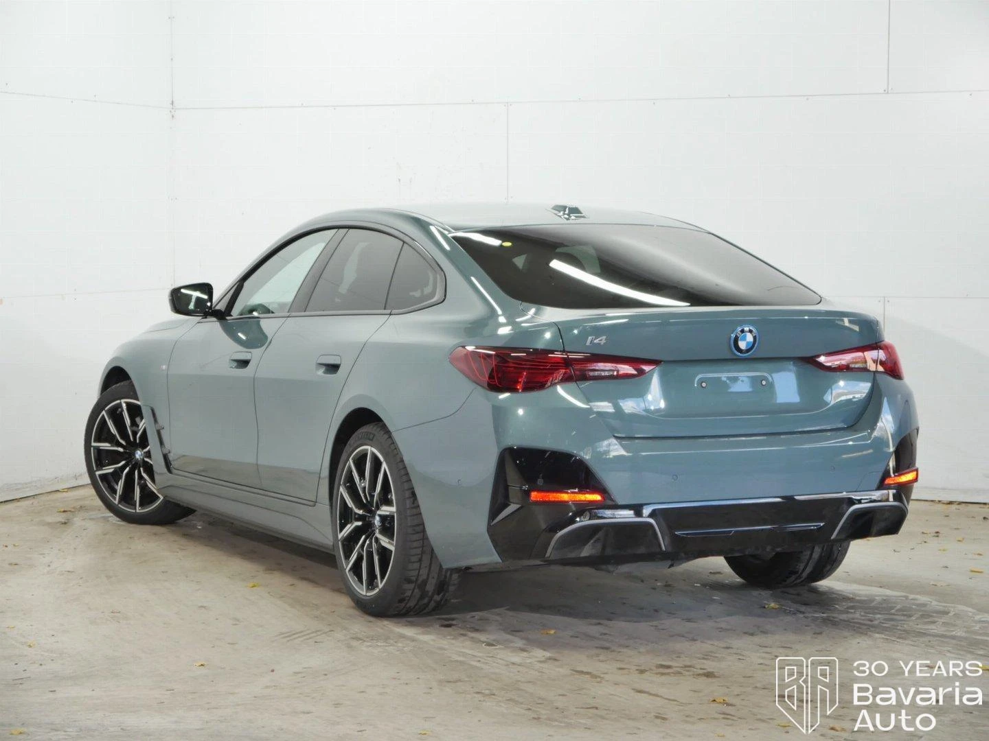 BMW i4 40 xDrive M Sport Paket | Mobile.bg   2