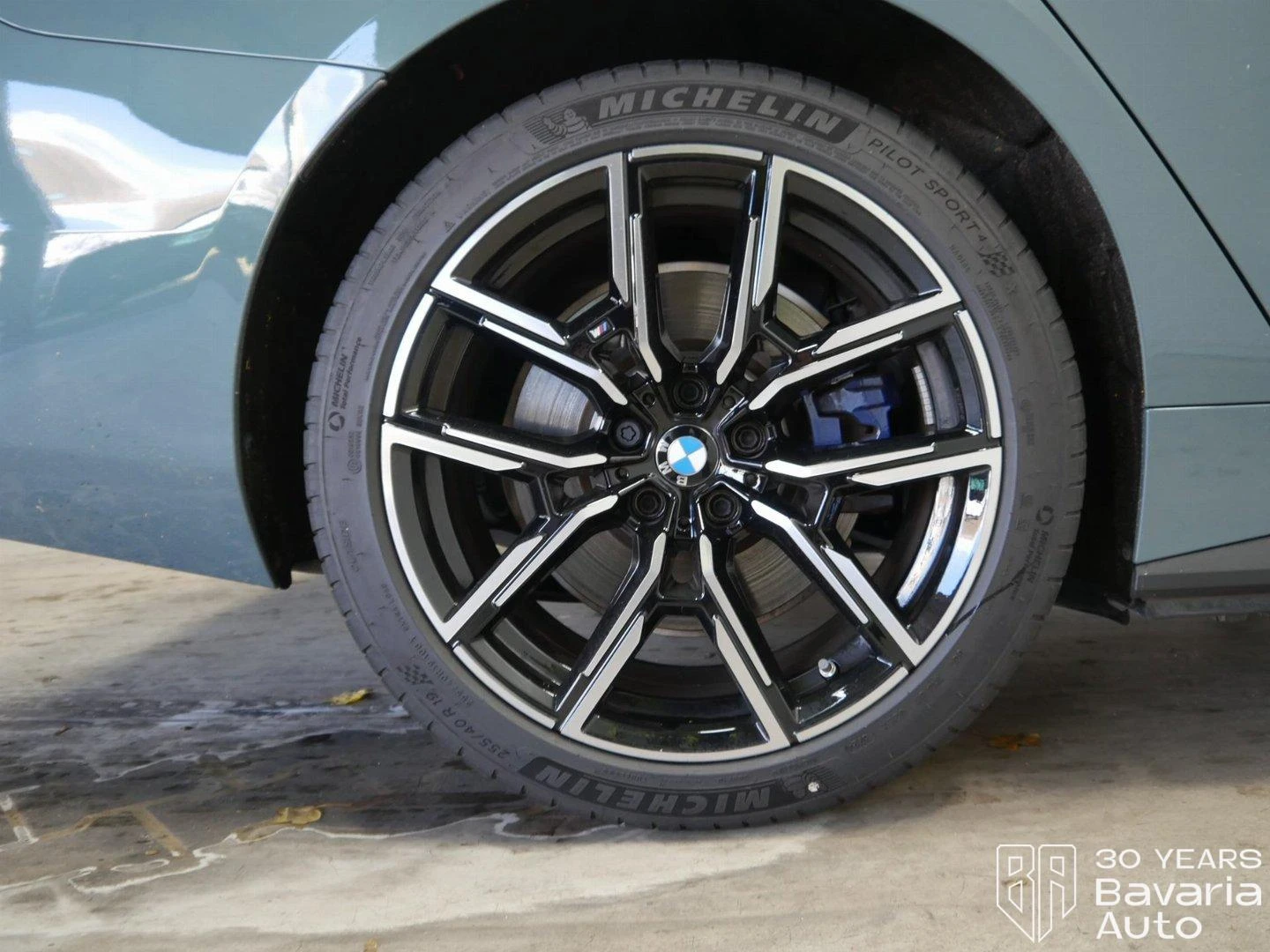 BMW i4 40 xDrive M Sport Paket | Mobile.bg   15