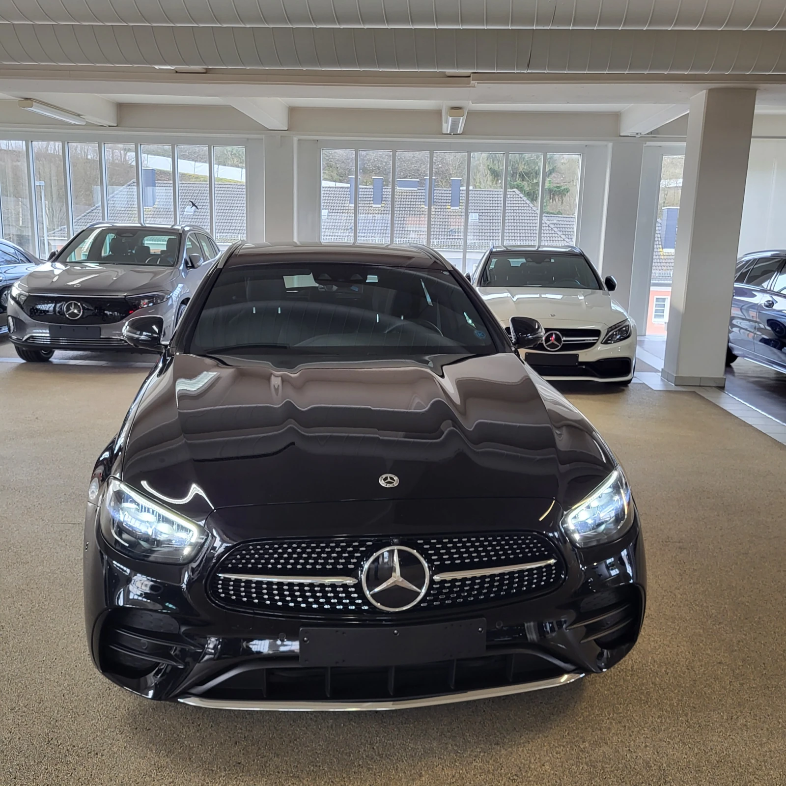 Mercedes-Benz E 220  - изображение 7