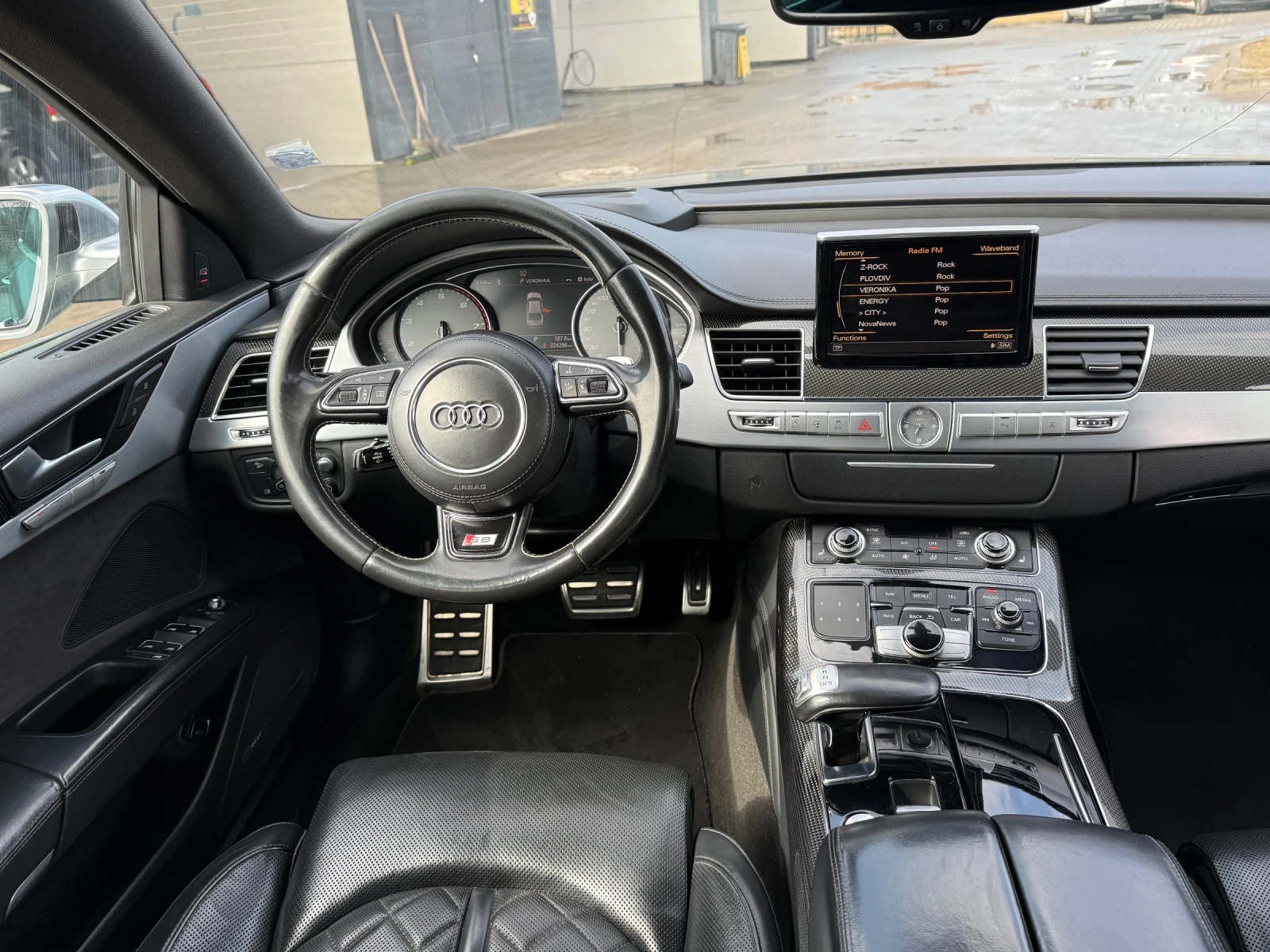 Audi S8 4.0TFSI/MATRIX/BOSE, снимка 12 - Автомобили и джипове - 53728644