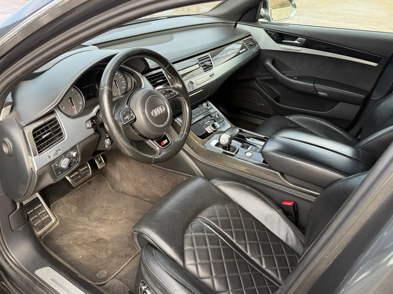 Audi S8 4.0TFSI/MATRIX/BOSE - изображение 7