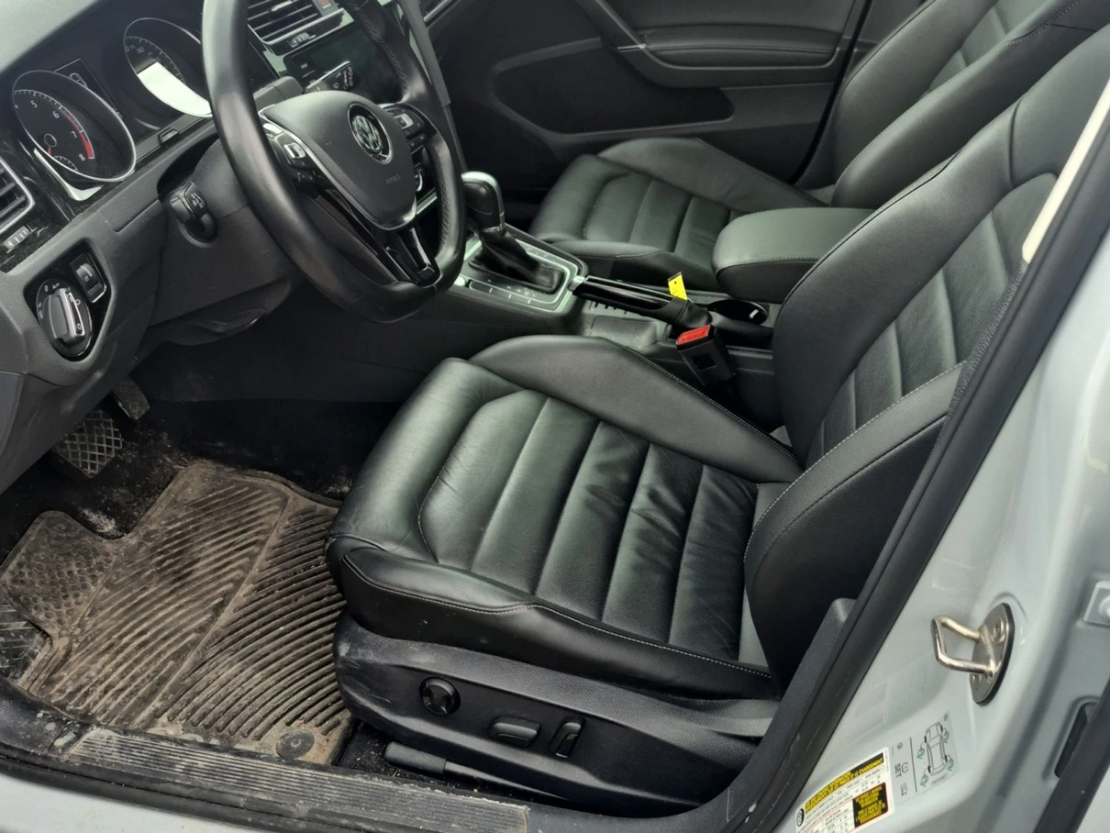 VW Golf 7.5 * HighLine * Кожа* Discovery Pro* (ЦЕНА ДО БГ), снимка 6 - Автомобили и джипове - 54393906