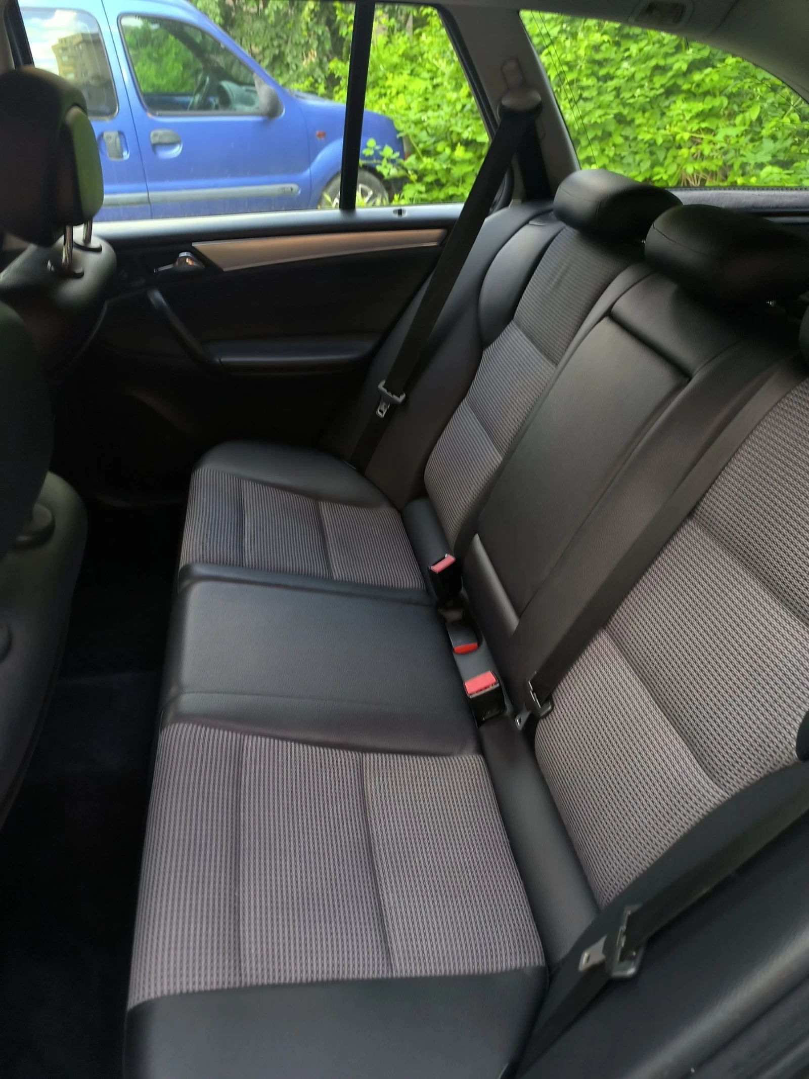 Mercedes-Benz C 180 Kompressor, снимка 7 - Автомобили и джипове - 54682424