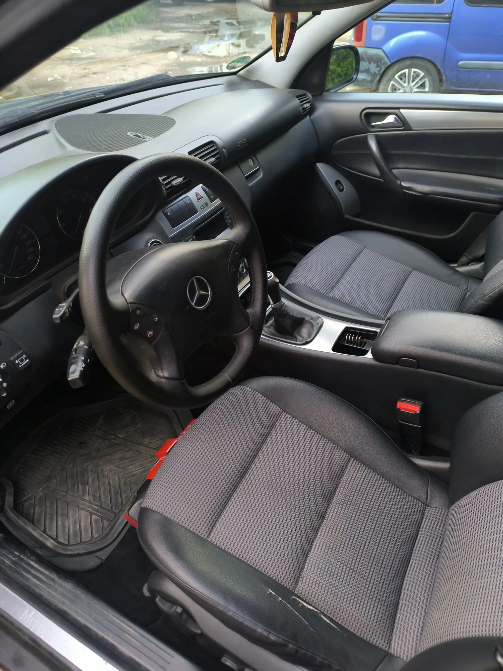 Mercedes-Benz C 180 Kompressor, снимка 6 - Автомобили и джипове - 54682424