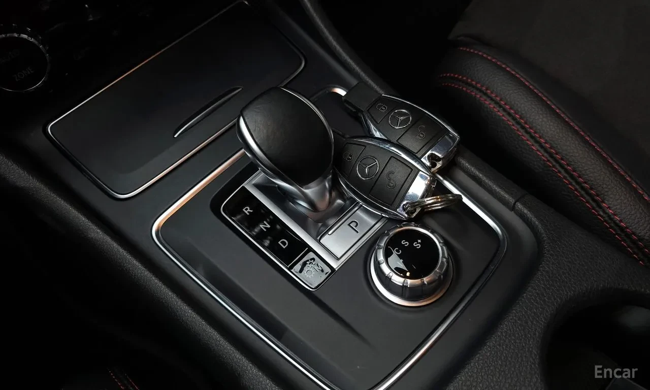 Mercedes-Benz A45 AMG multibeam led* Parking Assist, снимка 12 - Автомобили и джипове - 54720729