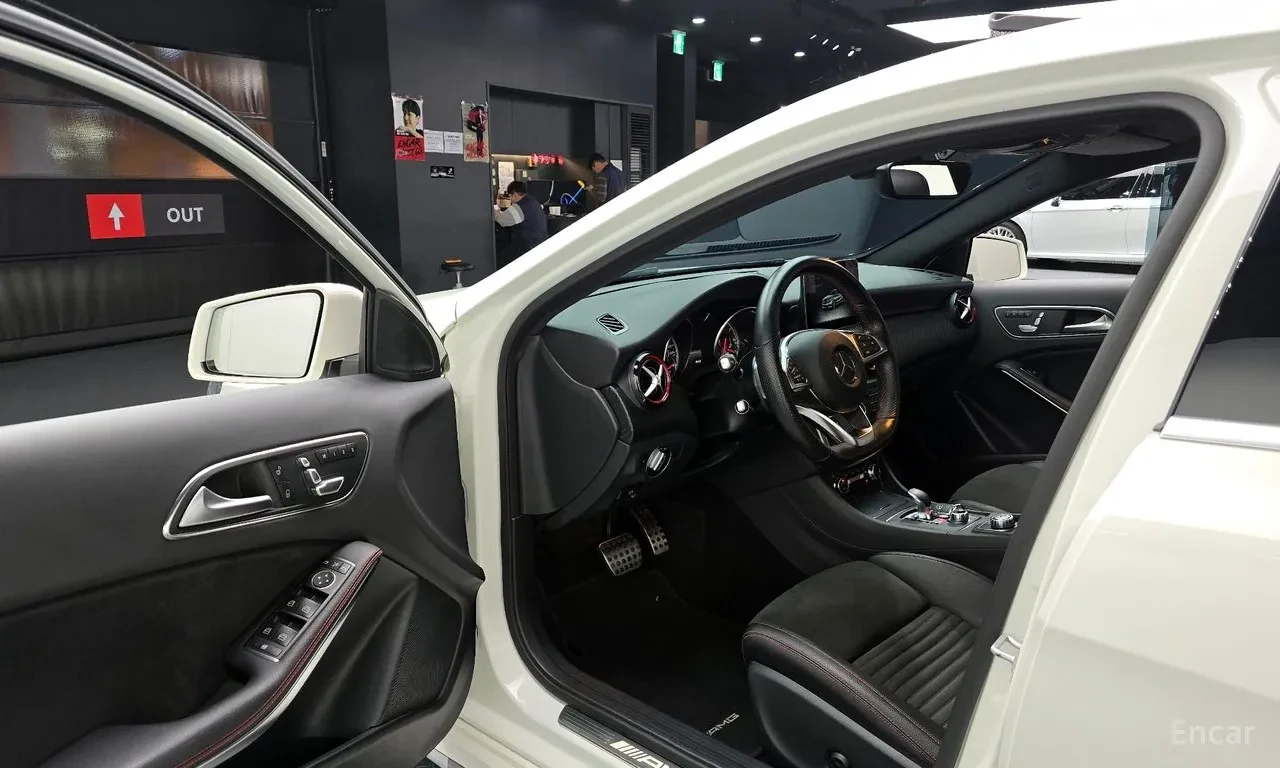 Mercedes-Benz A45 AMG multibeam led* Parking Assist, снимка 7 - Автомобили и джипове - 54720729