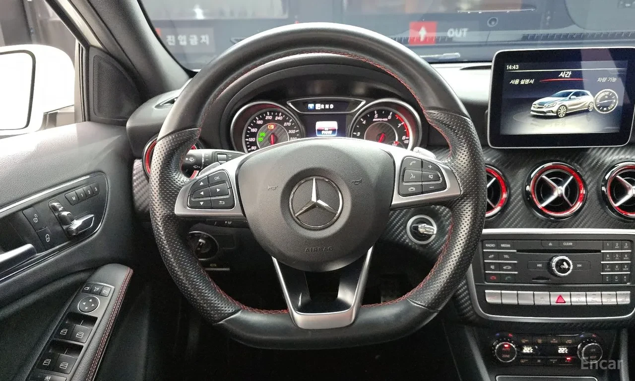 Mercedes-Benz A45 AMG multibeam led* Parking Assist, снимка 11 - Автомобили и джипове - 54720729