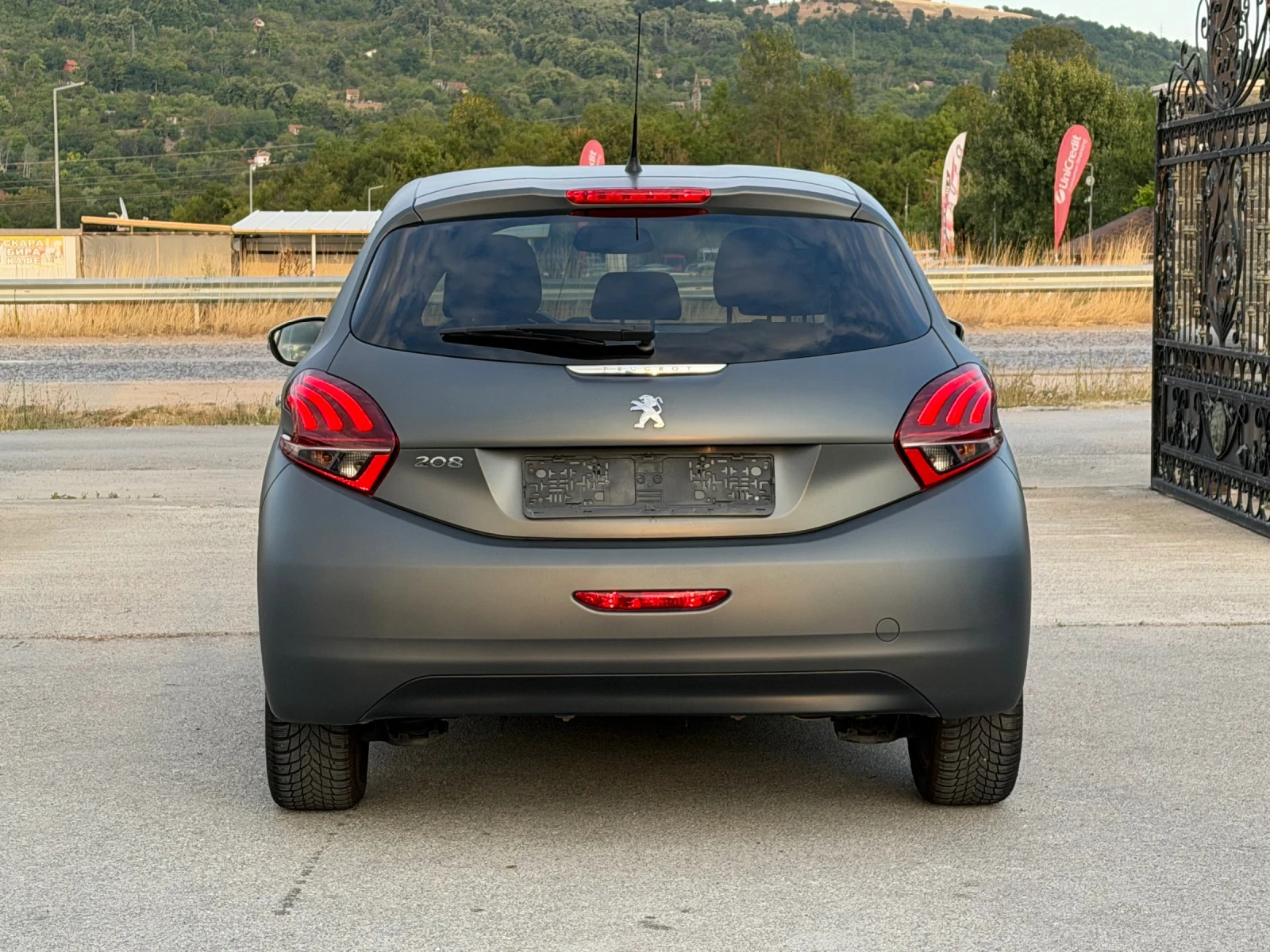 Peugeot 208 1.2 TURBO АВТОМАТ !!!89000км!!!, снимка 13 - Автомобили и джипове - 55669973