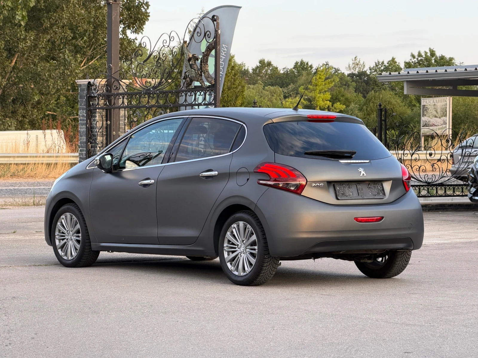 Peugeot 208 1.2 TURBO АВТОМАТ !!!89000км!!!, снимка 12 - Автомобили и джипове - 55669973