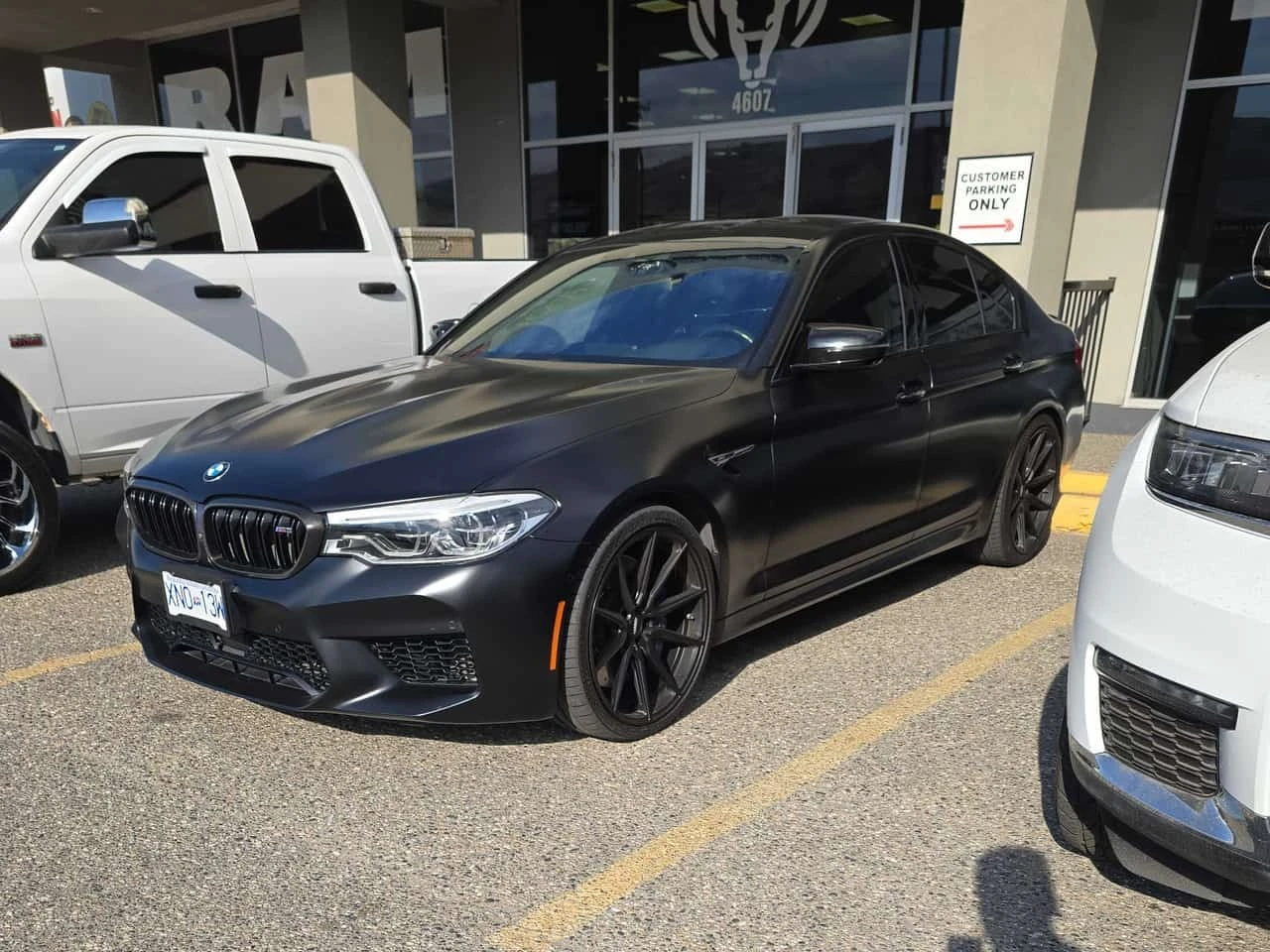 BMW M5 * Sedan * АВТОКРЕДИТ БЕЗ ПЪРВОНАЧАЛНА ВНОСКА* , снимка 2 - Автомобили и джипове - 55775028