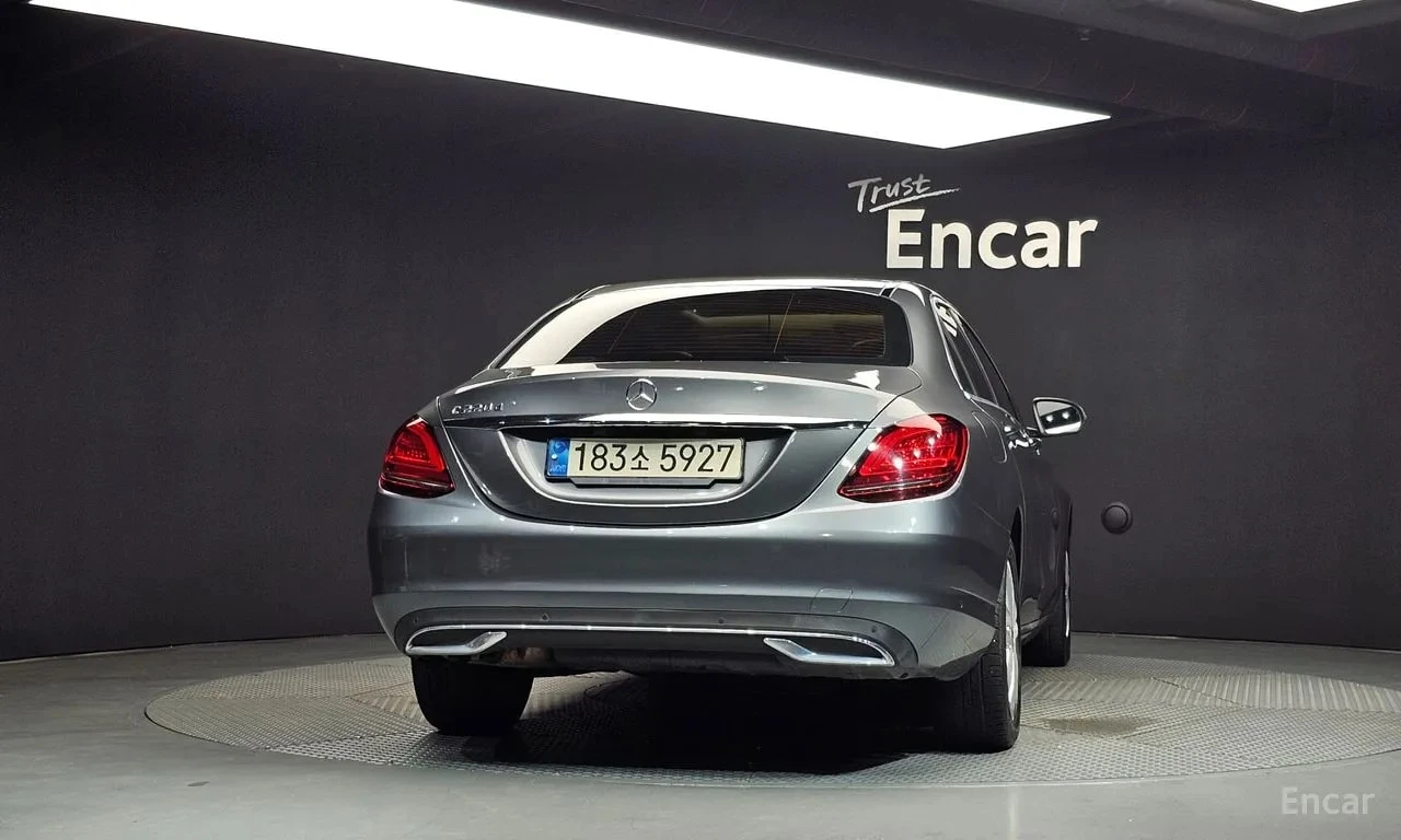 Mercedes-Benz C 220 * АМБИЕНТНО* ФИКСИРАНА ЦЕНА ДО БЪЛГАРИЯ* , снимка 4 - Автомобили и джипове - 56115114