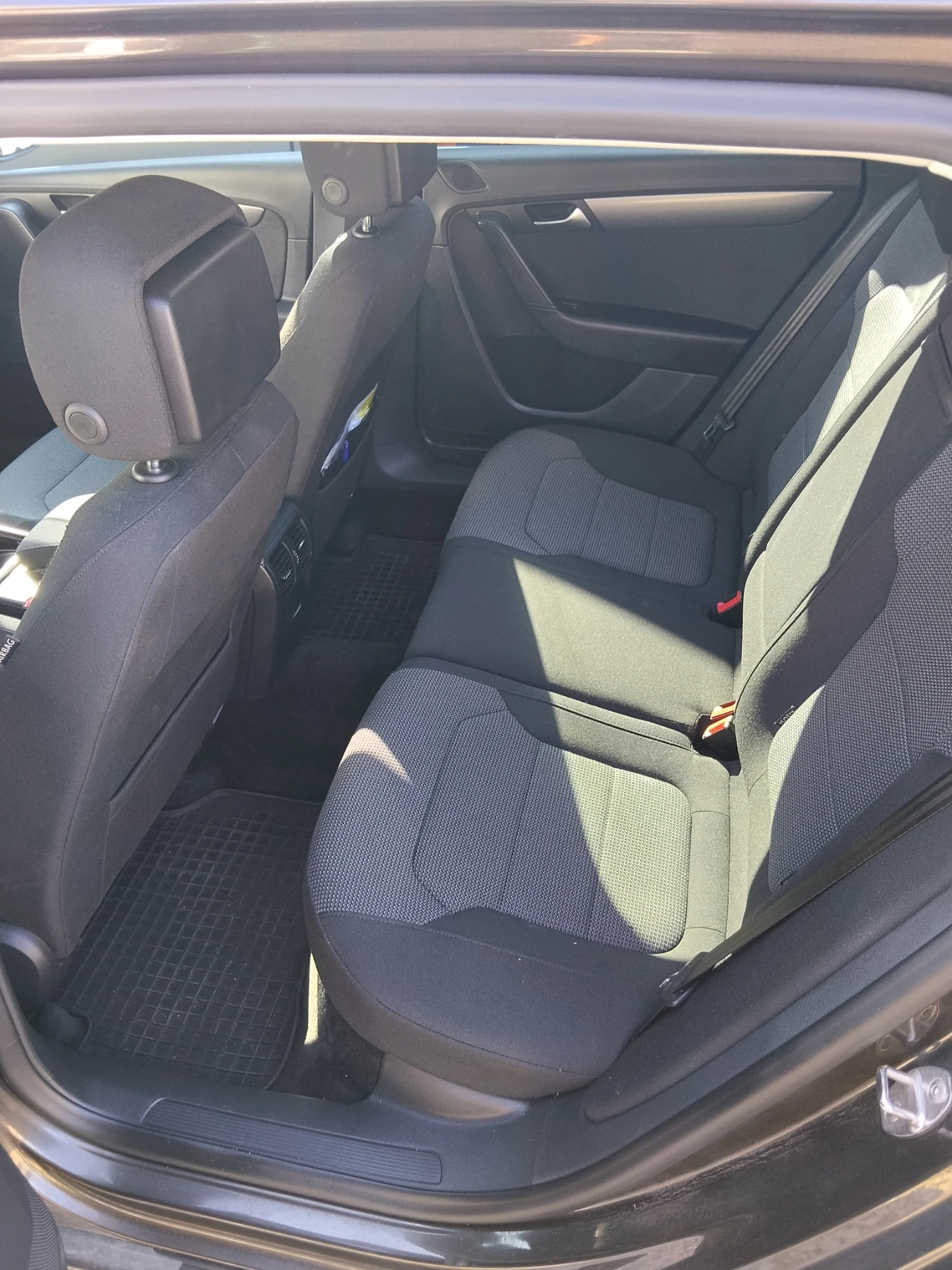 VW Passat, снимка 5 - Автомобили и джипове - 56124064
