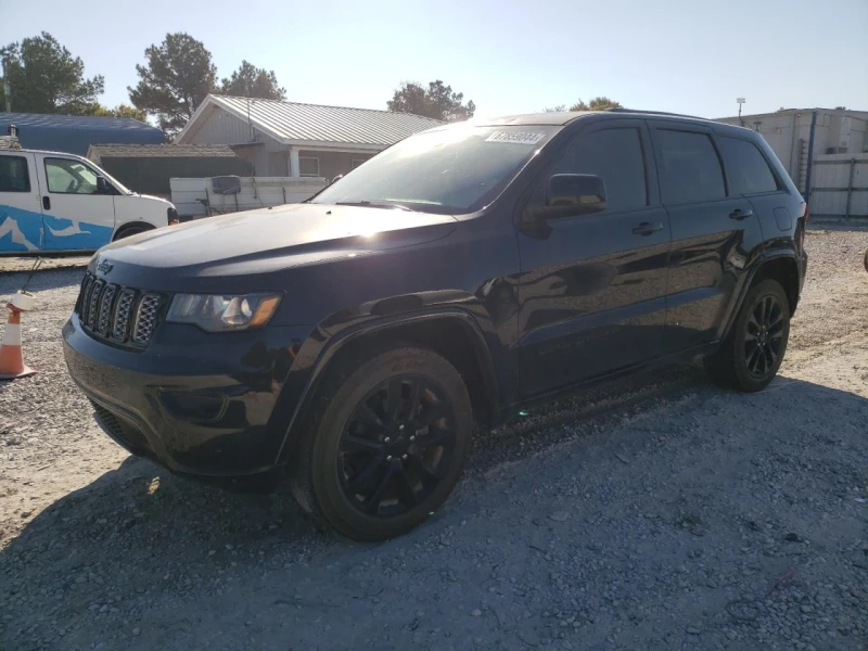 Jeep Grand cherokee LAREDO  , снимка 1 - Автомобили и джипове - 47931057