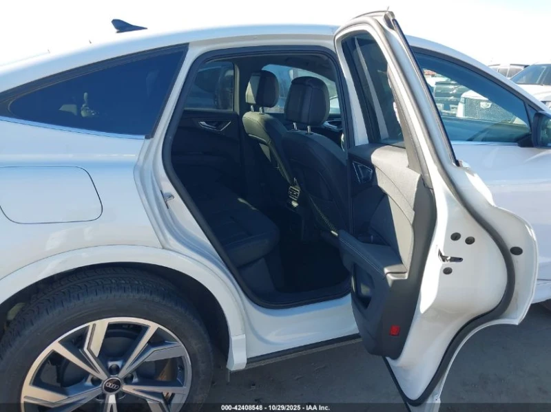 Audi Q4 * PREMIUM 50 QUATTRO* КУПИ СЕГА* БЕЗ ТЪРГ* БЕЗ УДА, снимка 7 - Автомобили и джипове - 52358500