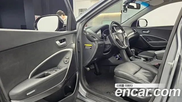 Hyundai Santa fe Diesel 2.0 2WD, снимка 5 - Автомобили и джипове - 54089137