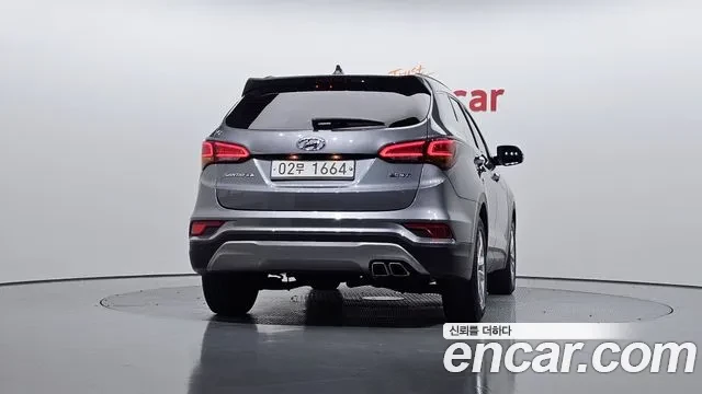 Hyundai Santa fe Diesel 2.0 2WD, снимка 3 - Автомобили и джипове - 54089137