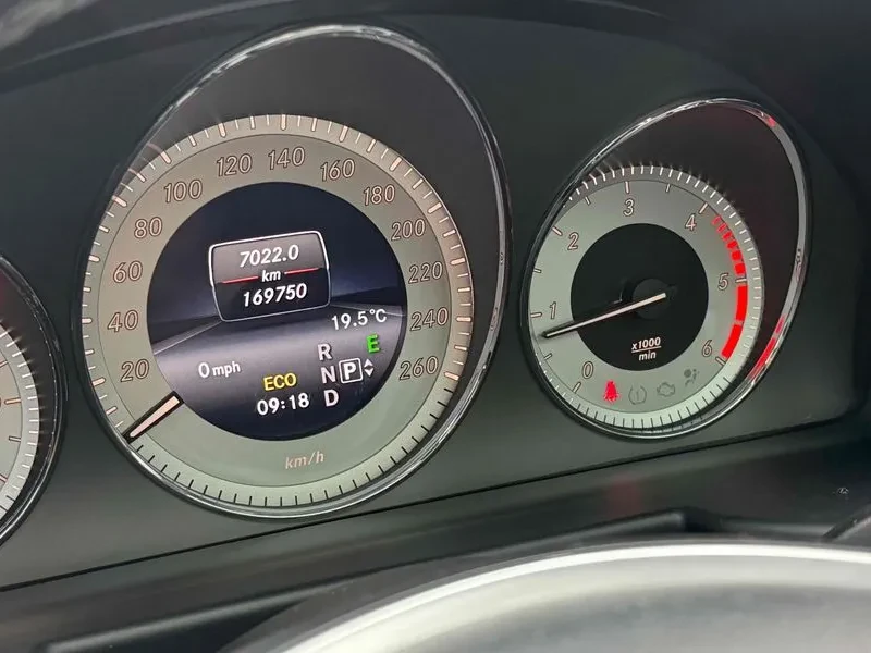 Mercedes-Benz GLK, снимка 14 - Автомобили и джипове - 54836807