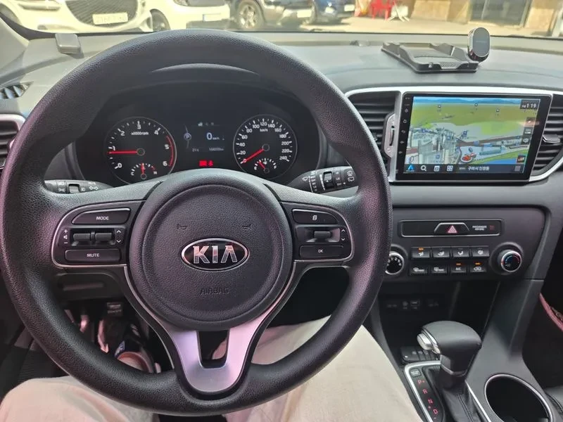 Kia Sportage Diesel 2.0 4Wd Trendy, снимка 11 - Автомобили и джипове - 56118504
