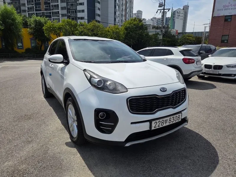 Kia Sportage Diesel 2.0 4Wd Trendy, снимка 3 - Автомобили и джипове - 56118504