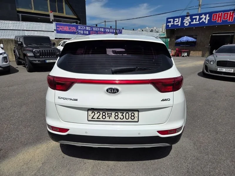 Kia Sportage Diesel 2.0 4Wd Trendy, снимка 4 - Автомобили и джипове - 56118504