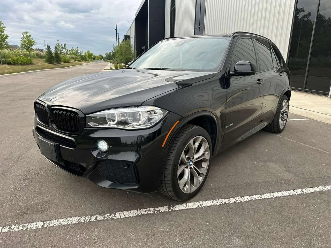 BMW X5 * xDrive35i * M SPORT* HUD* ВАКУУМ* H/K* ТЕЛЕВИЗОР, снимка 2 - Автомобили и джипове - 54621636