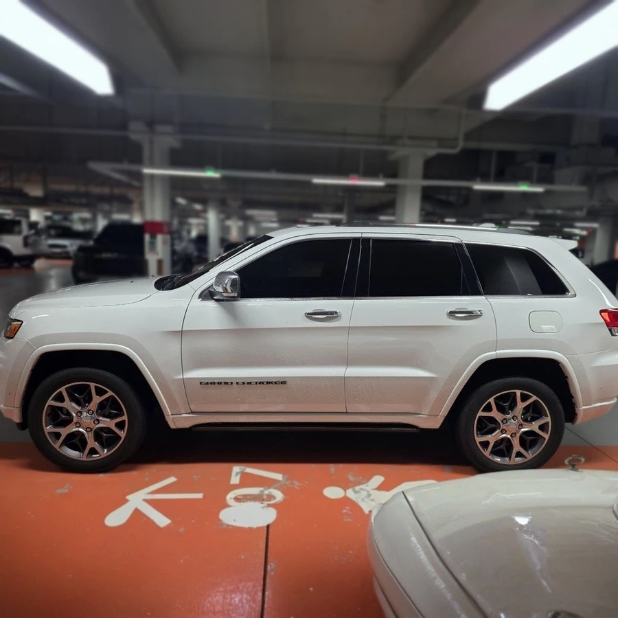 Jeep Grand cherokee 3.6/OVERLAND/ВСИЧКИ ЕКСТРИ, снимка 3 - Автомобили и джипове - 54906955